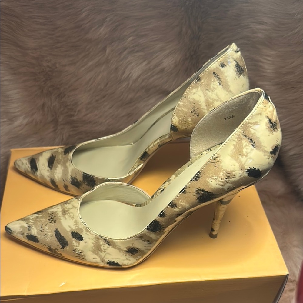 Bakers Gold and Black Heels Stiletto Pumps